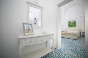 White Aurora rooms